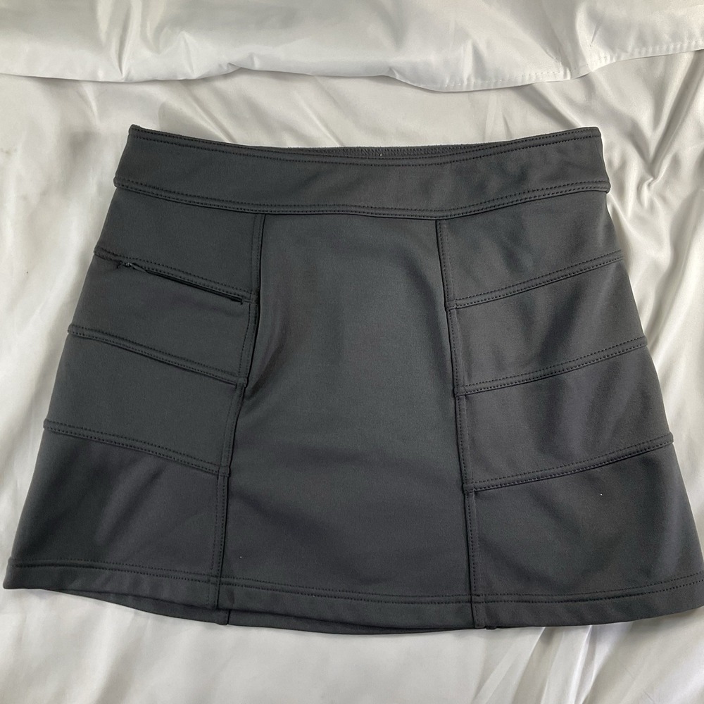 Athleta Size M Women's Gray Fleece Lined Skirt Golf, Tennis Pickleball Athletic